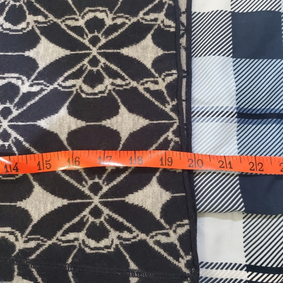 Wool mix black and white short VA reversible skirt No size, probably size Large - Picture 3 of 13